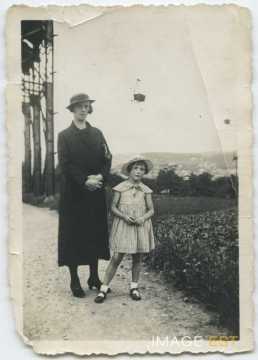 Femme et enfant (Maxéville)