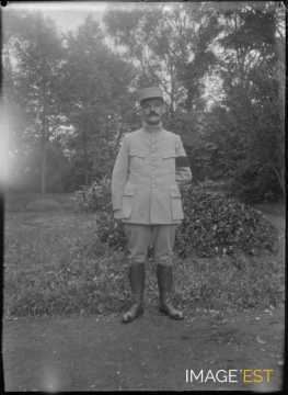 Soldat dans un parc (Dombasle-sur-Meurthe)