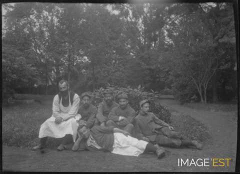 Groupe de soldats  (Dombasle-sur-Meurthe)