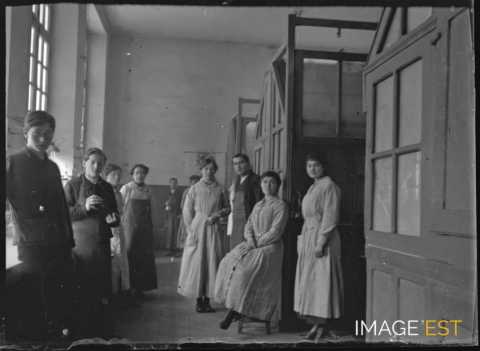 Groupe de laborantins  (Dombasle-sur-Meurthe)