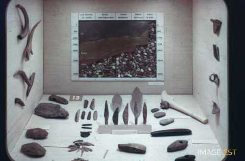 Outils en pierre et en métal