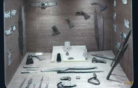 Armes, outils et bijoux