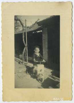 Christian Gaspard sur une bicyclette (Maxéville)