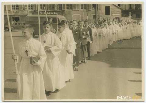 Communiants et communiantes (Maxéville)