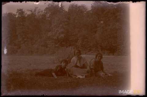 Groupe de femmes (Germiny)