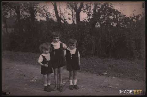 Groupe d'enfants (Germiny)