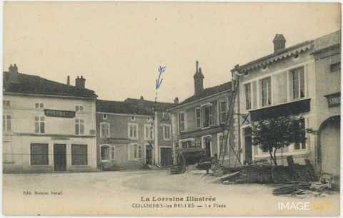 Une place (Colombey-les-Belles)
