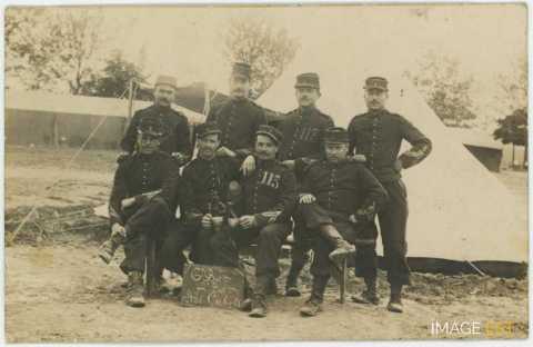 Groupe de soldats (Mourmelon-le-Grand)