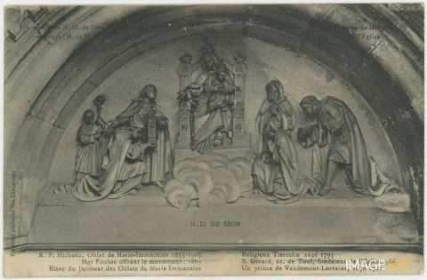 Tympan de la porte de l'église (Saxon-Sion)