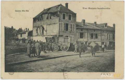 Une maison bombardée
