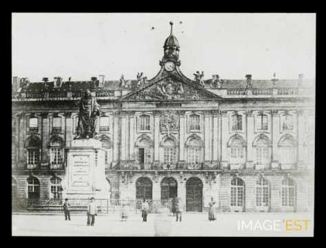 Statue de Stanislas et hôtel de ville (Nancy)