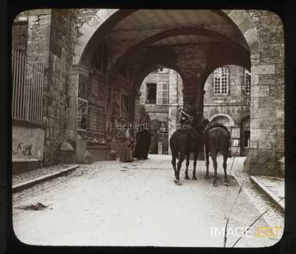 Arcades de l'hôtel de ville (Salins-les-Bains)