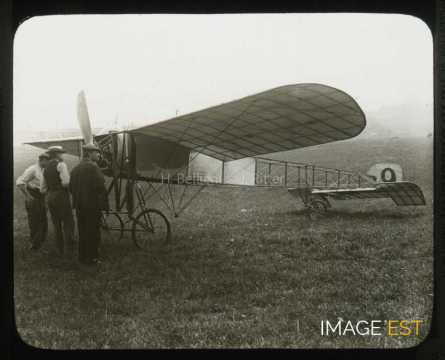 Monoplan du pilote Émile Aubrun après son arrivée (Jarville-la-Malgrange)