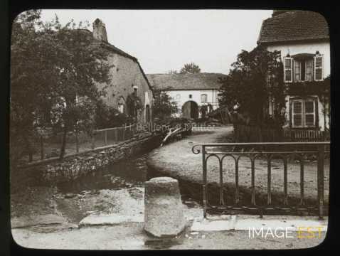 Rue (Le Belay)