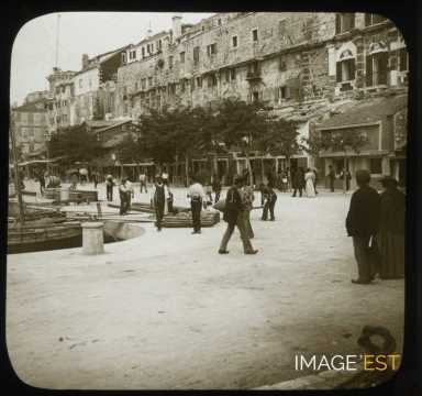 Autochtones sur le port (Split)