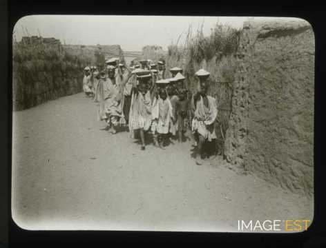 Enfants portant du sable (Tombouctou)