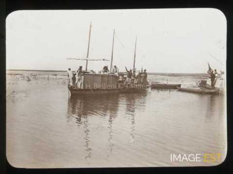 Bateau de marchandises sur le Niger