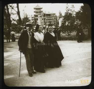 Groupe de promeneurs (Paris)