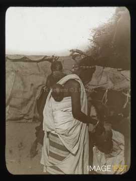Femme de tirailleur au marché (Tombouctou)
