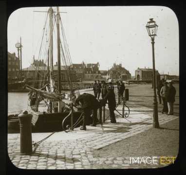 Sur les quais (Dunkerque)