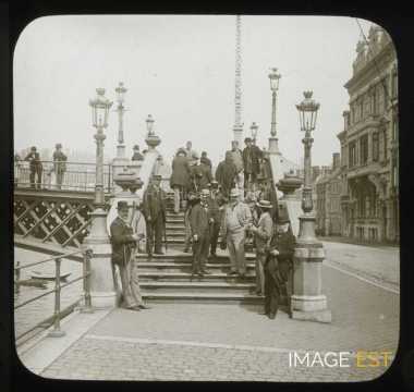 Photographes posant à la passerelle (Liège)