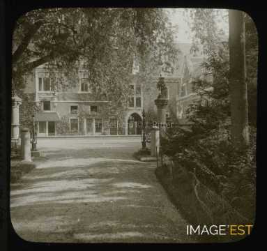 Entrée du château du Rond-Chêne (Esneux)