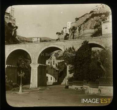 Viaduc et église Sainte-Dévote (Monaco)