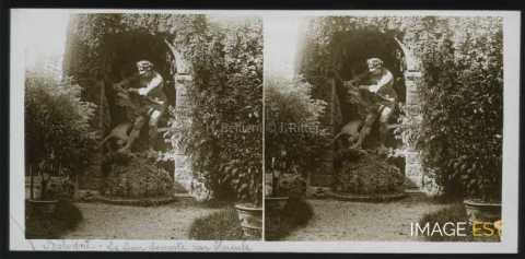 Sculpture représentant Hercule et le lion de Némée (Bologne)
