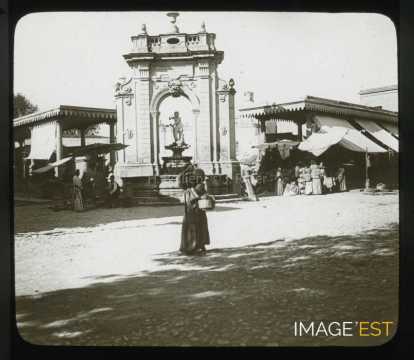 Porteuse d'eau (Santiago de Querétaro)