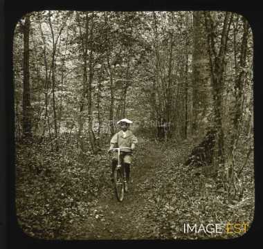 Charles Bellieni à bicyclette (Nancy)