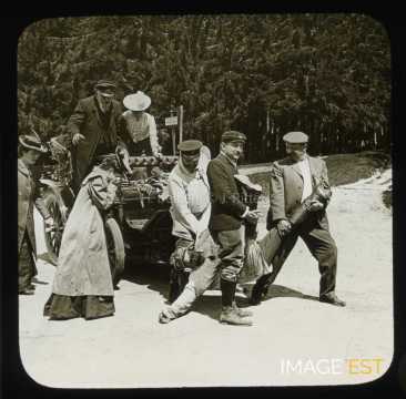 Mise en scène d'un accident (Le Bonhomme)