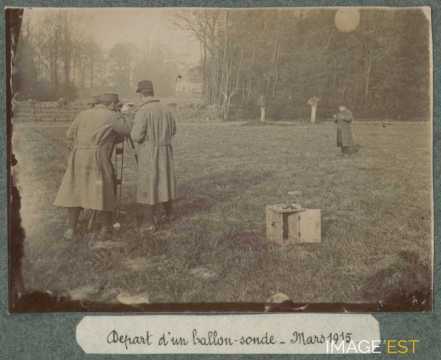 Départ d'un ballon sonde (1915)