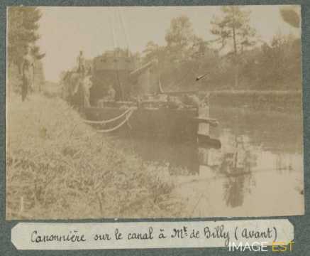 Canonnière sur une péniche (Sept-Saulx)