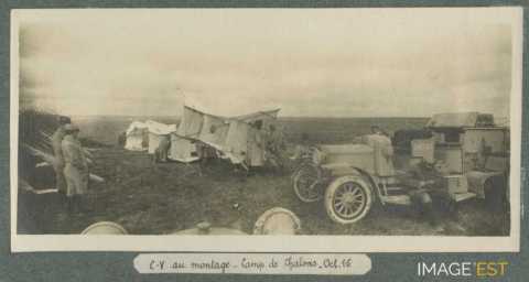 Montage de cerfs-volants (Mourmelon-le-Grand)