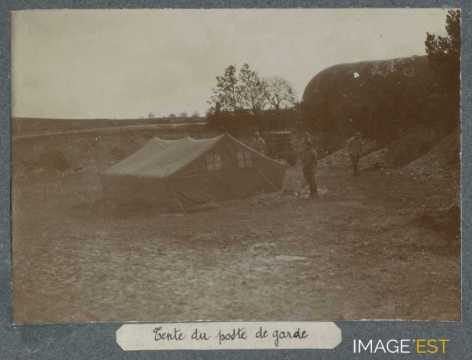 Tente du poste de garde (Isle-Aubigny)