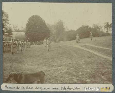 Remise de la Croix de Guerre (Vadenay)