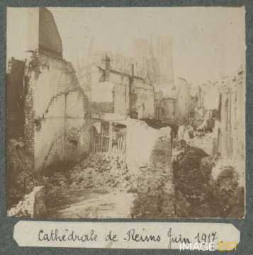 Cathédrale en ruine (Reims)