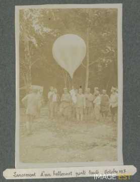 Lancement d'un ballon porteur de tracts