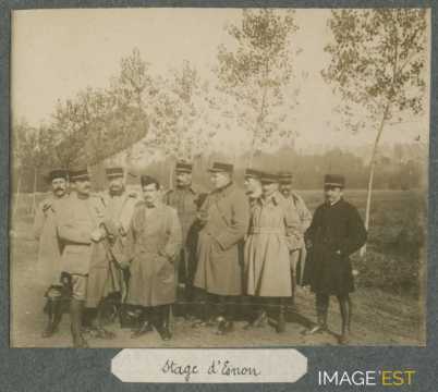 Groupe d'officiers (Esnon)