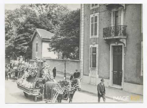 Passage du convoi funèbre d'Émile Friant (Nancy)