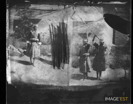 Porteresses et paludières au travail (Batz-sur-Mer)