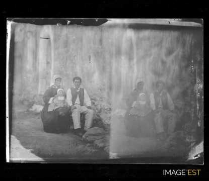 Portrait de famille paysanne (Batz-sur-Mer)