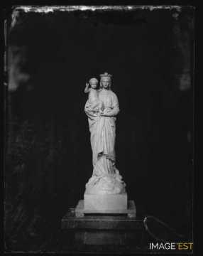 Statue de la Vierge Marie et l'enfant Jésus