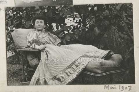 Femme allongée