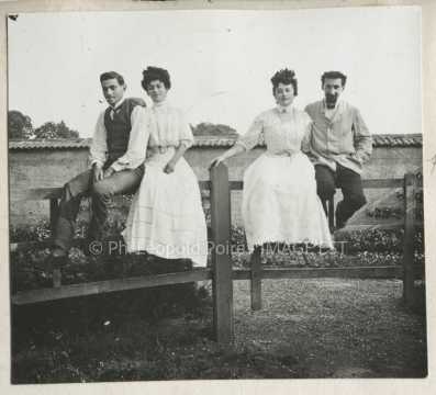 Deux couples