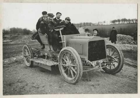 En automobile