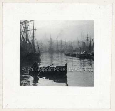 Bateaux dans un port