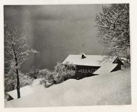 Chalet enneigé