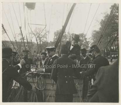 Préparation d'une ascension en ballon (Nancy)