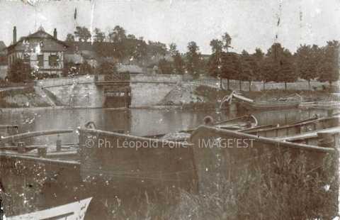 Péniches (Metz)